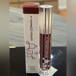 MAC Cosmetics Lipglass Air Non-Sticky Lip Gloss  in Shade Aesthetic